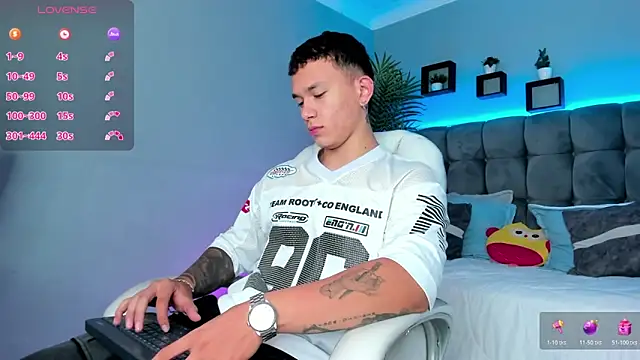 Thomas moon online show from May 30, 1:52 pm