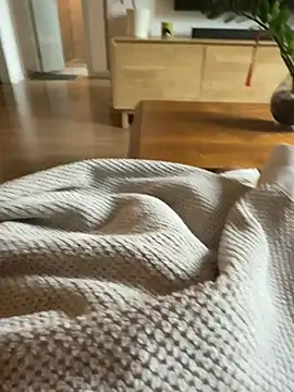 Snapshot of GuzzlingAgitator chatting on February 27, 1:27 am GuzzlingAgitator online show from February 27, 1:27 am