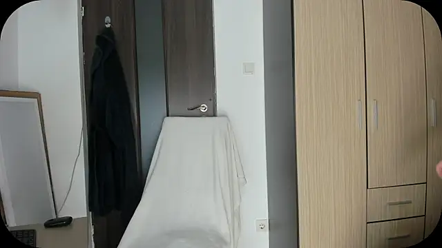 zincky2006 online show from April 22, 4:19 pm