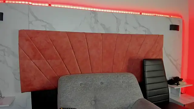 HellAndDante  online show from February 12, 4:51 am