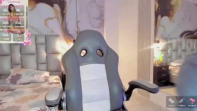 Elowen Clark online show from September 13, 7:57 pm