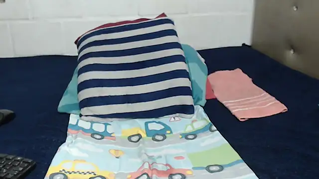 blondehotsquirt online show from September 27, 5:01 am