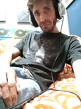 githot online show from December 4, 7:39 am