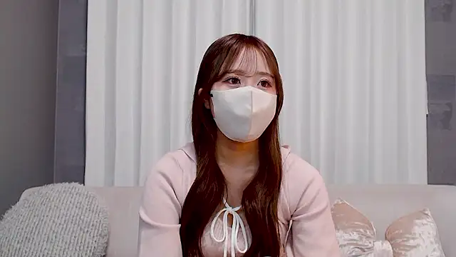  YUI CHAN  online show from January 13, 11:04 am