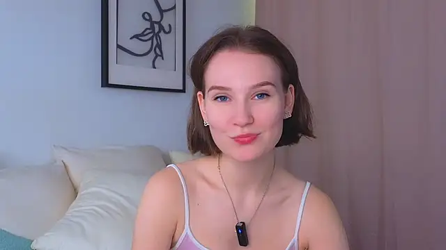 QueenieHathaway online show from October 22, 1:50 am