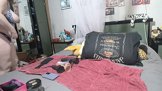 Lilirose-63 online show from October 30, 5:42 am