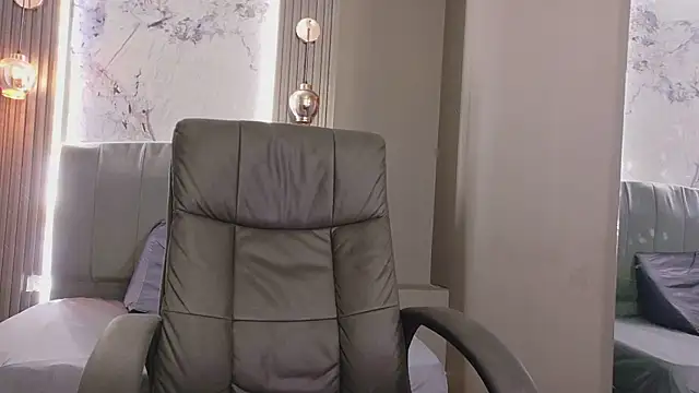 angeles azul online show from April 8, 3:23 pm