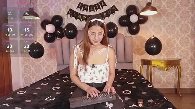 Snapshot of angeles_azul chatting on April 22, 5:58 pm angeles azul online show from April 22, 5:58 pm