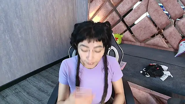 Babyyrasta666 online show from October 17, 4:26 am