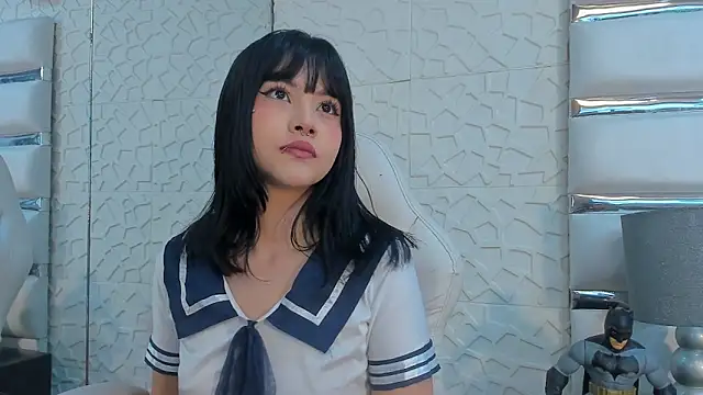 TatiLee online show from February 18, 12:45 pm