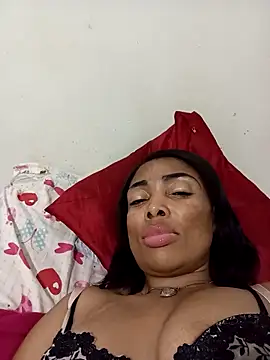 SEXYMOANSXX online show from April 28, 5:40 pm