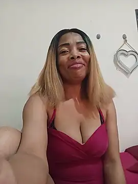 Snapshot of SEXYMOANSXX chatting on June 16, 9:01 am SEXYMOANSXX online show from June 16, 9:01 am