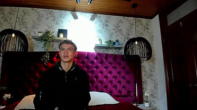 Snapshot of nicktorn chatting on February 7, 12:09 pm nicktorn online show from February 7, 12:09 pm