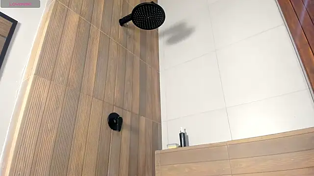 Snapshot of nicktorn chatting on February 13, 12:01 pm nicktorn online show from February 13, 12:01 pm