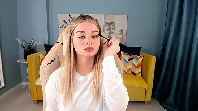 SweetyLicky online show from October 19, 4:07 pm