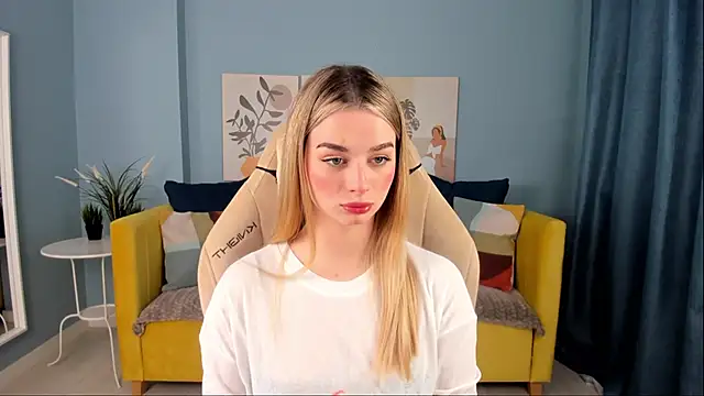 SweetyLicky online show from November 3, 4:08 pm