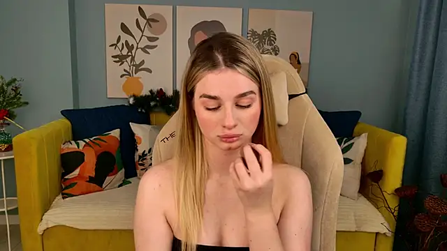 SweetyLicky online show from December 18, 4:13 pm