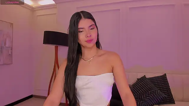 MiaLaurence online show from November 23, 11:43 am