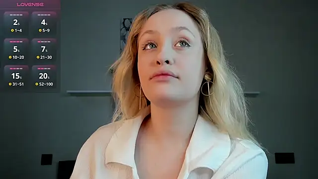 Julliakoill online show from November 23, 8:03 am