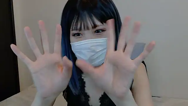 sarina at online show from November 18, 4:28 am