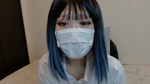 sarina at online show from March 29, 9:31 am