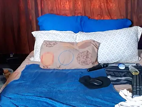 BOUNCINGASSX online show from March 8, 12:31 pm