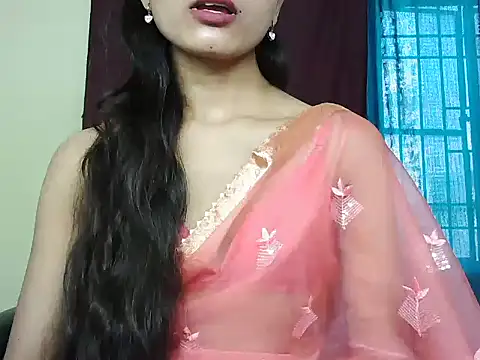 ROSE GOLDE online show from September 10, 9:09 am