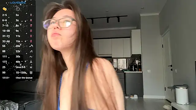 Wow Akemi online show from September 16, 8:15 am