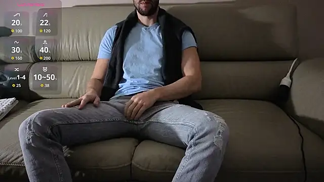 Snapshot of boiteasex chatting on February 9, 5:11 am boiteasex online show from February 9, 5:11 am