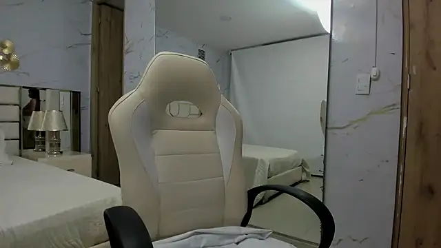 BabyAngel18  online show from October 28, 3:32 am