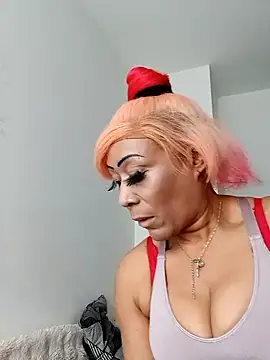 iamlalamilano online show from April 3, 10:46 am