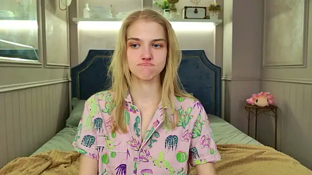 4example Chloe online show from March 15, 10:21 am