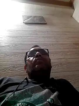 Snapshot of Hot-boy077 chatting on October 26, 9:48 am Hot-boy077 online show from October 26, 9:48 am