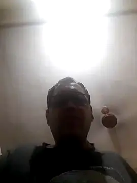 Snapshot of Hot-boy077 chatting on November 5, 1:05 am Hot-boy077 online show from November 5, 1:05 am