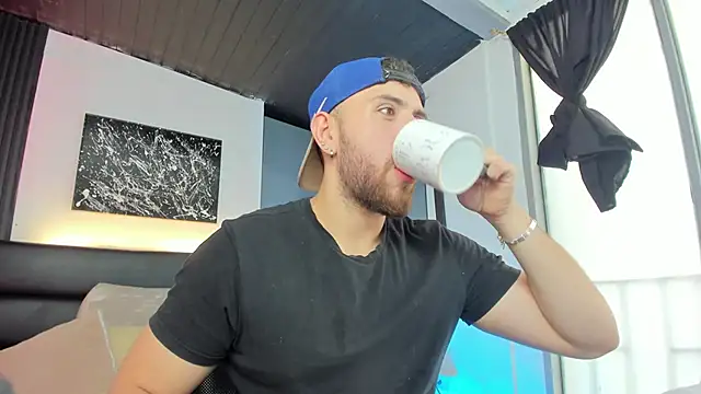 Maximo Wolff online show from September 15, 8:31 pm