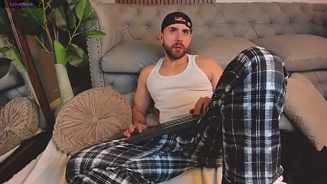 Maximo Wolff online show from March 25, 8:15 pm