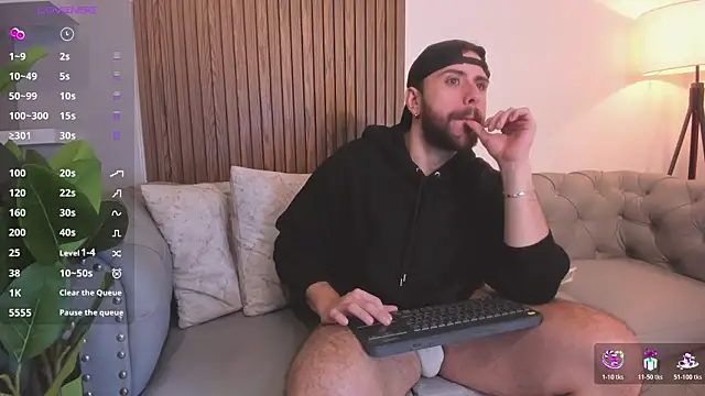 Maximo Wolff online show from April 12, 9:03 am