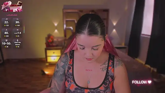 lunaarose online show from October 30, 3:35 pm