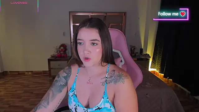 lunaarose online show from April 1, 4:13 am