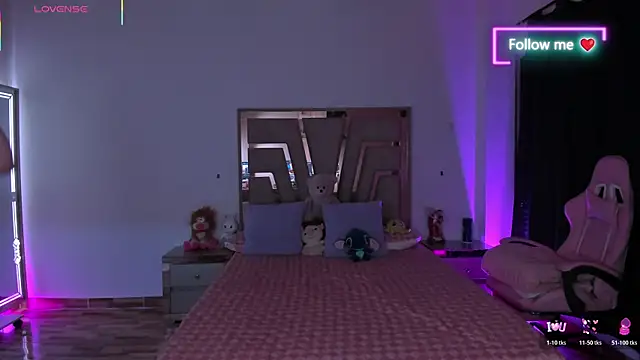 lunaarose online show from April 15, 3:13 am