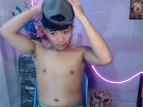Snapshot of mostwantedtwink chatting on July 14, 12:22 pm mostwantedtwink online show from July 14, 12:22 pm
