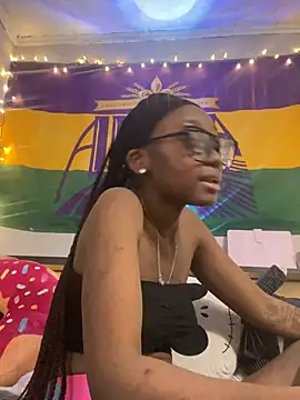 HennessyBaby21 online show from March 10, 5:07 pm