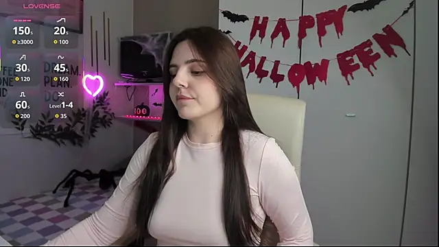 LiaWoow online show from October 31, 7:42 am