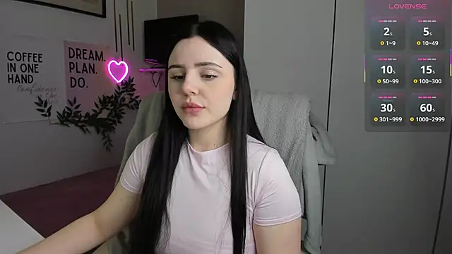 LiaWoow online show from November 18, 7:46 am