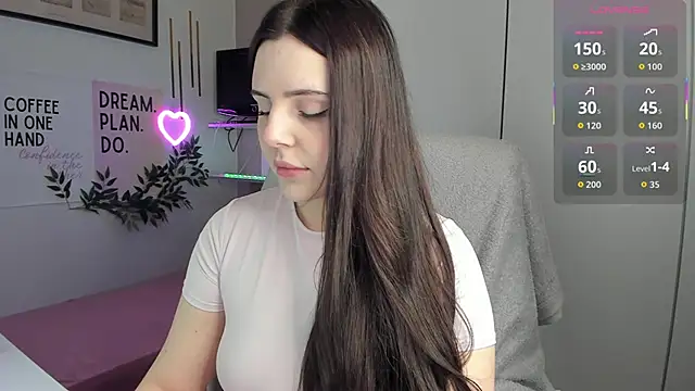 LiaWoow online show from December 19, 7:37 am