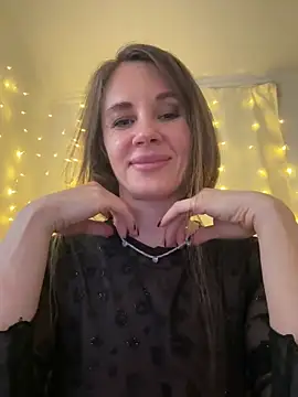 LucieMack online show from February 23, 6:27 pm