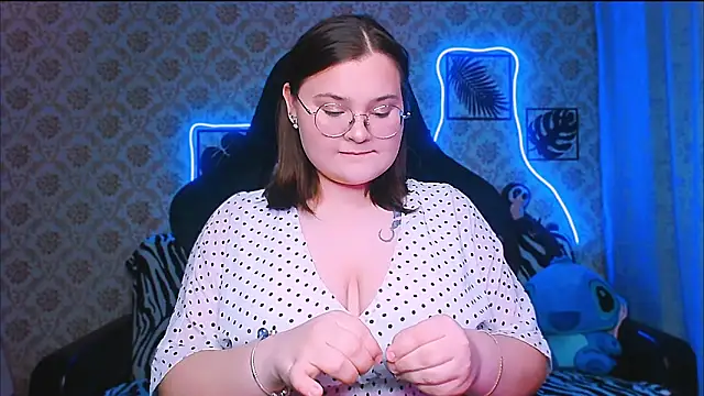 Snapshot of InLoveWithLife26 chatting on October 9, 7:12 pm InLoveWithLife26 online show from October 9, 7:12 pm