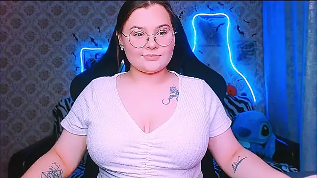 Snapshot of InLoveWithLife26 chatting on October 30, 7:14 pm InLoveWithLife26 online show from October 30, 7:14 pm