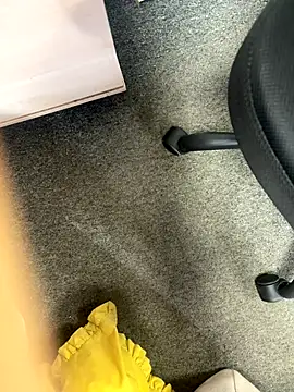 HiddenHoneyLDN online show from November 12, 9:10 am