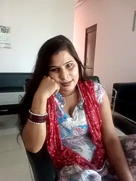 Snapshot of Shivani5555 chatting on September 20, 9:54 am Shivani5555 online show from September 20, 9:54 am